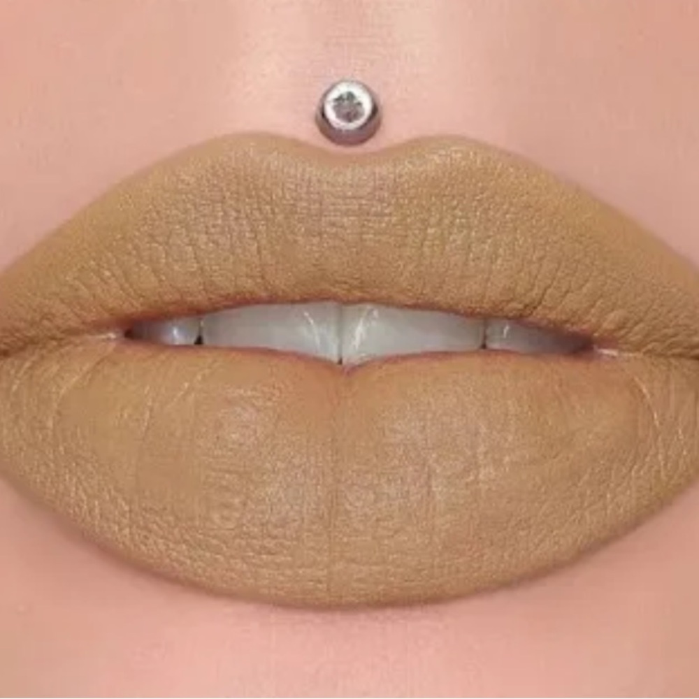 Unphazed Jeffree Star velvet trap lipstick